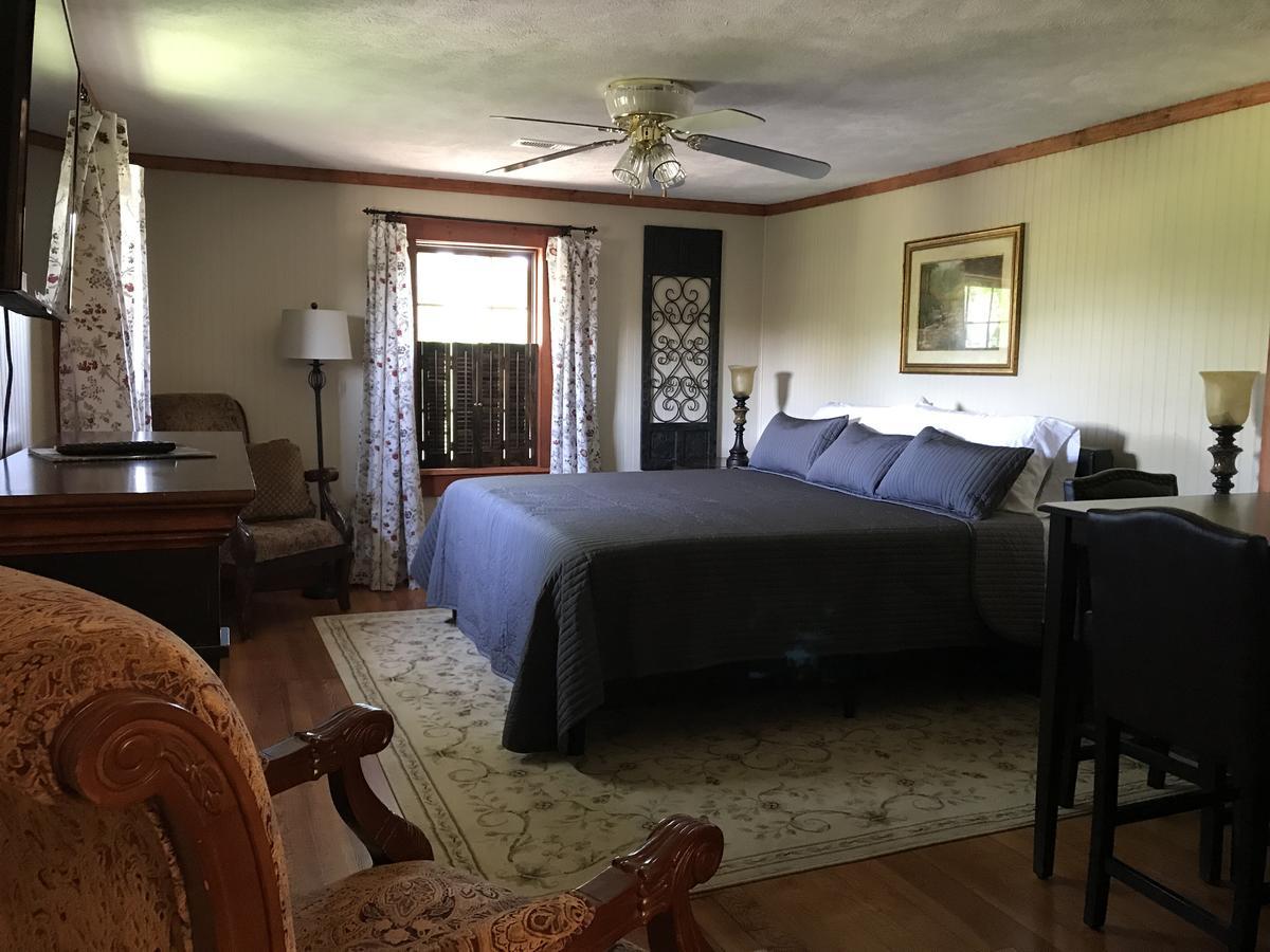Hocking Hills Inn Лоґан Екстер'єр фото
