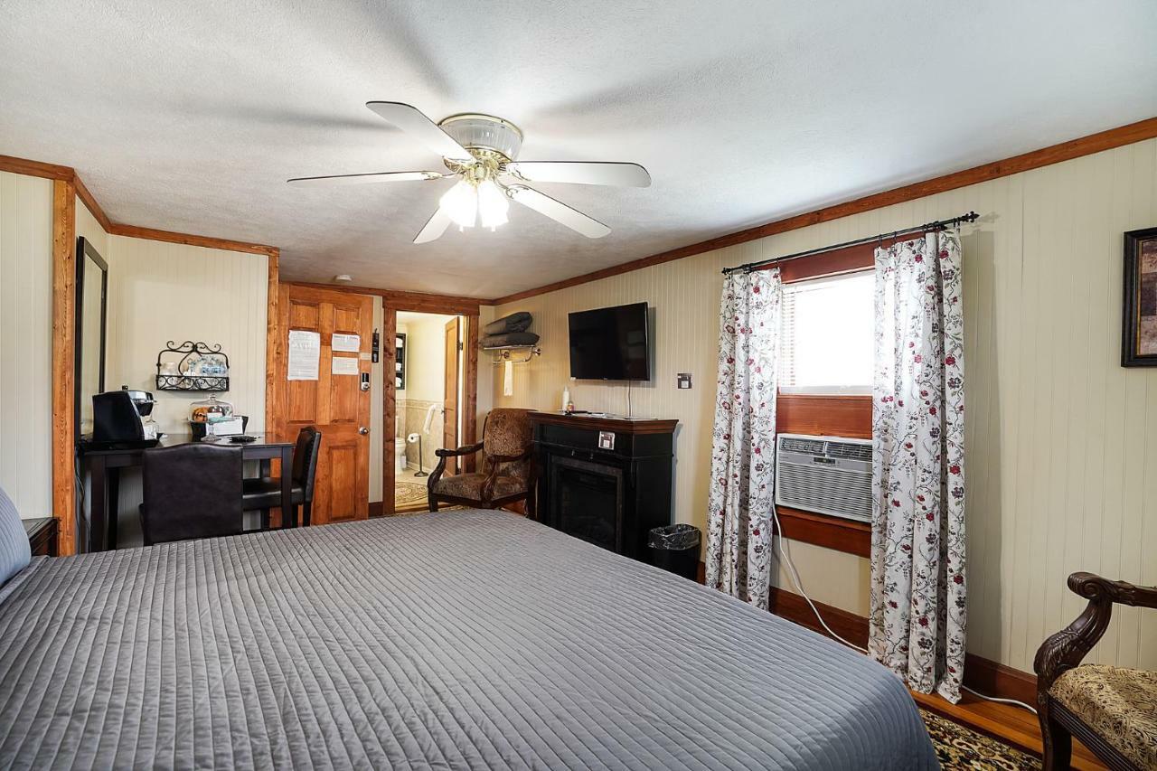 Hocking Hills Inn Лоґан Екстер'єр фото